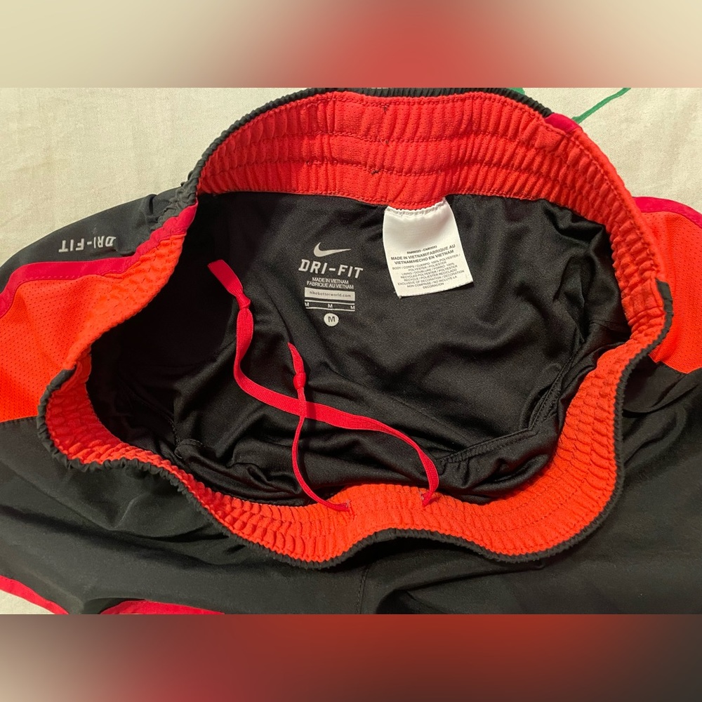 Medium Nike Dri-fit pink and black athletic shorts - Picture 3 of 4
